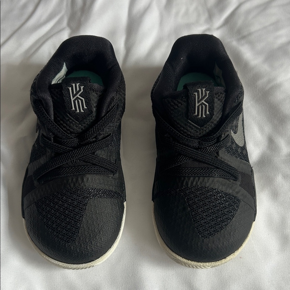 Nike Kids Black and Gray Sneakers